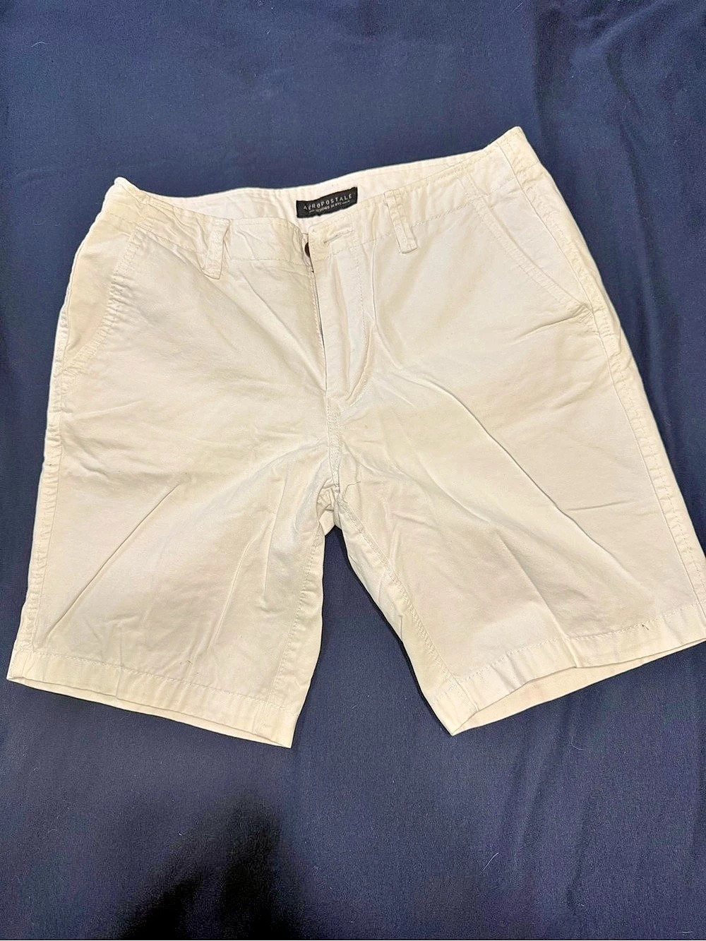 Aeropostale Bermuda Shorts in white Waist 30